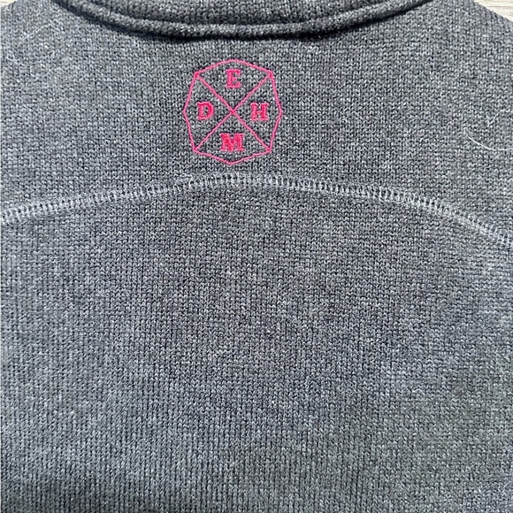 Patagonia Black Fleece Vest Zip-Up with Emblem patches - Picture 9 of 9